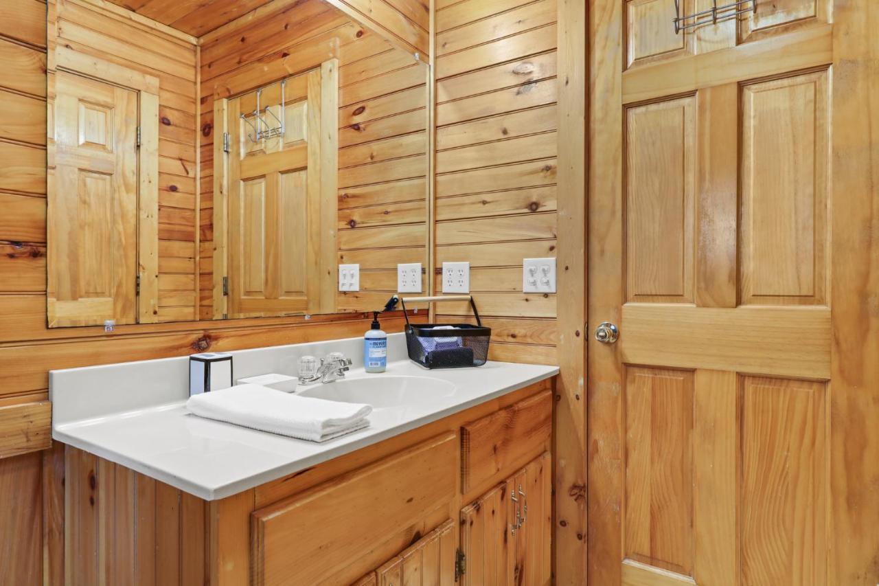 2 Separate Cabins Along A Peaceful Creek With Resort Amenities Ellijay Bagian luar foto